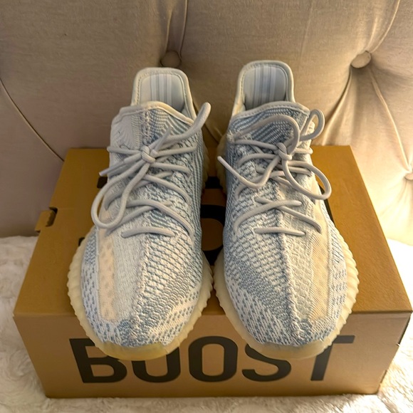 Yeezy Boost 350 V2 - Picture 5 of 9